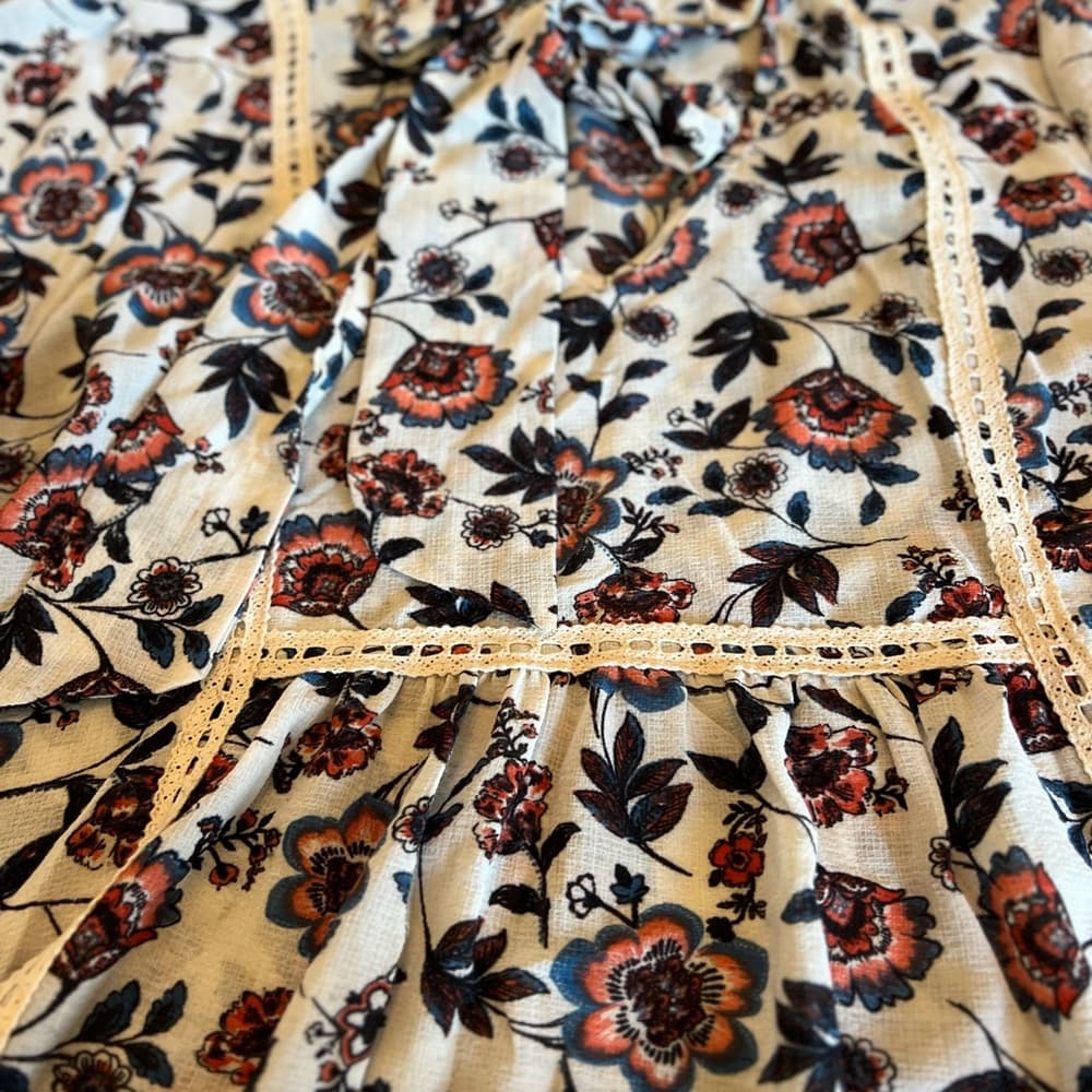 Free press floral print blouse size XS with bow and embroidered trim - Thumbnail 3