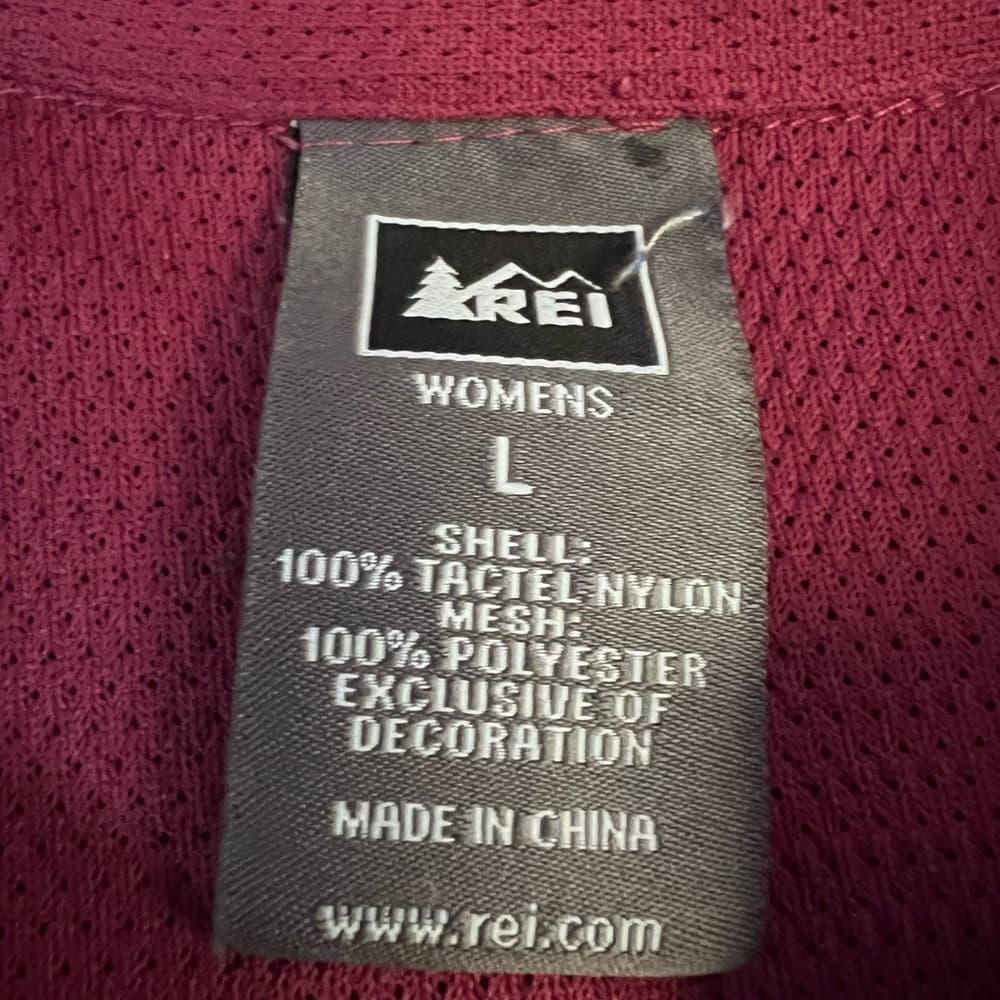 Women's REI outdoors/camping burgundy button down shirt size L - Thumbnail 7