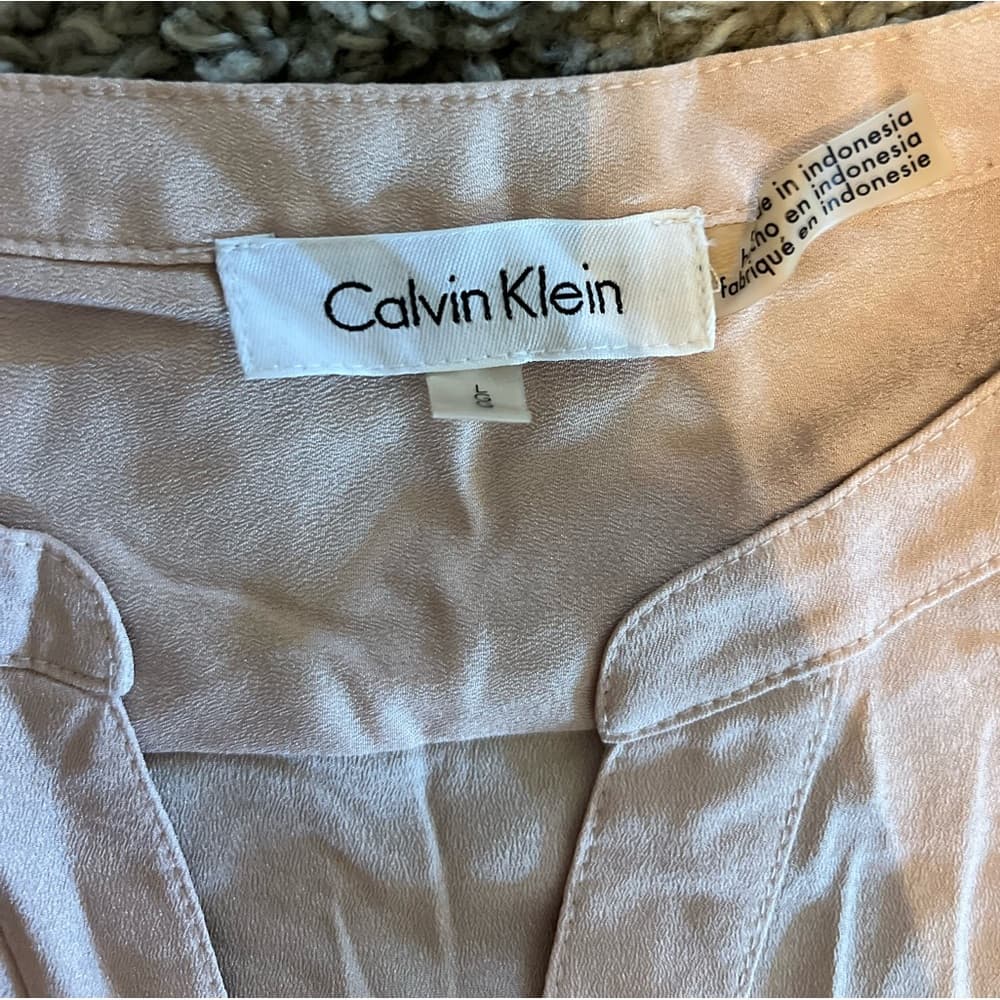 Calvin Klein light pink top size LG with gold buttons and zipper pockets - Thumbnail 2