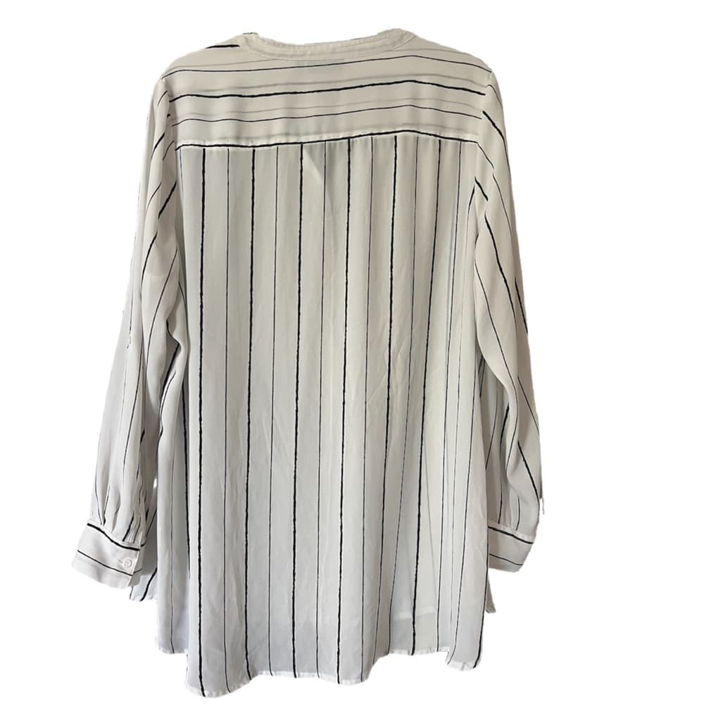 Apt 9 blouse white with black stripes size XL