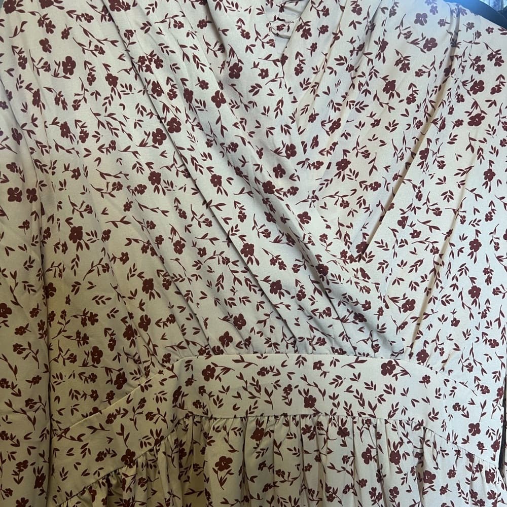 Dainty Jewells “Born to Bloom” v-neck floral midi dress size XL - Thumbnail 3