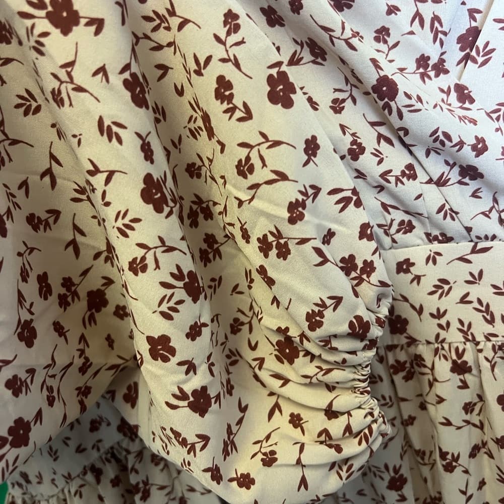 Dainty Jewells “Born to Bloom” v-neck floral midi dress size XL - Thumbnail 7