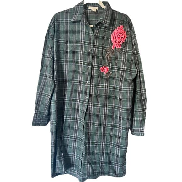 Passport long button down shirt/dress with flower size L - Thumbnail 2