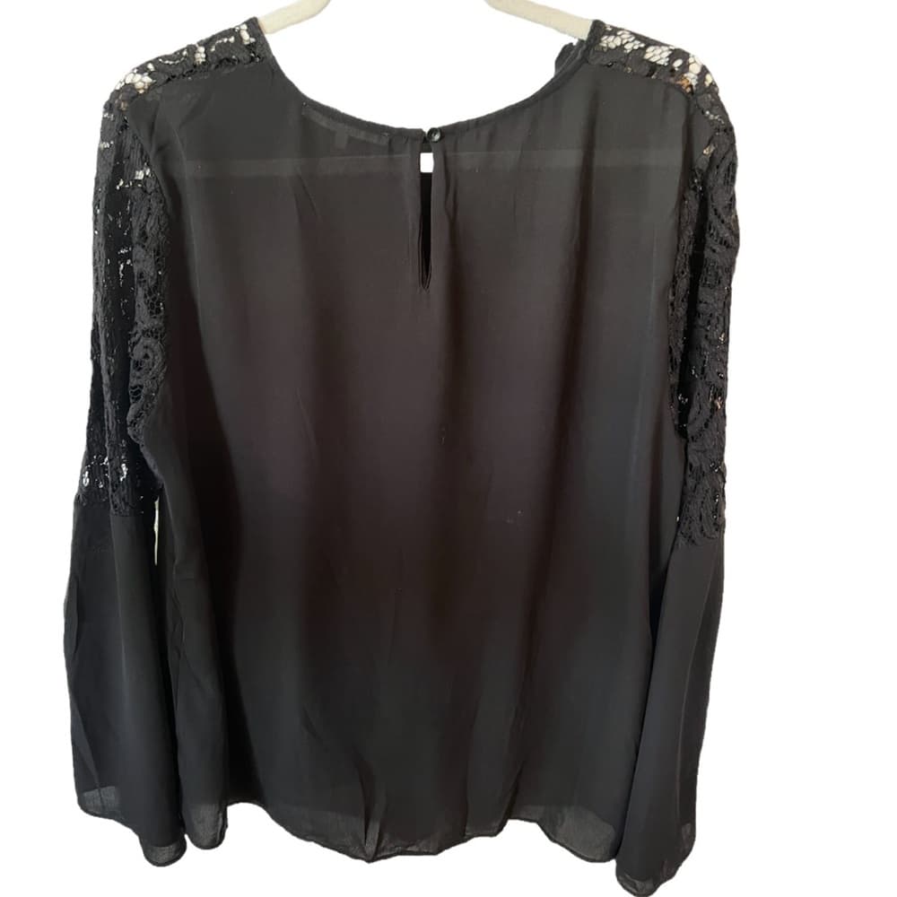 Violet + Claire lace bell sleeve blouse size XL - Thumbnail 3