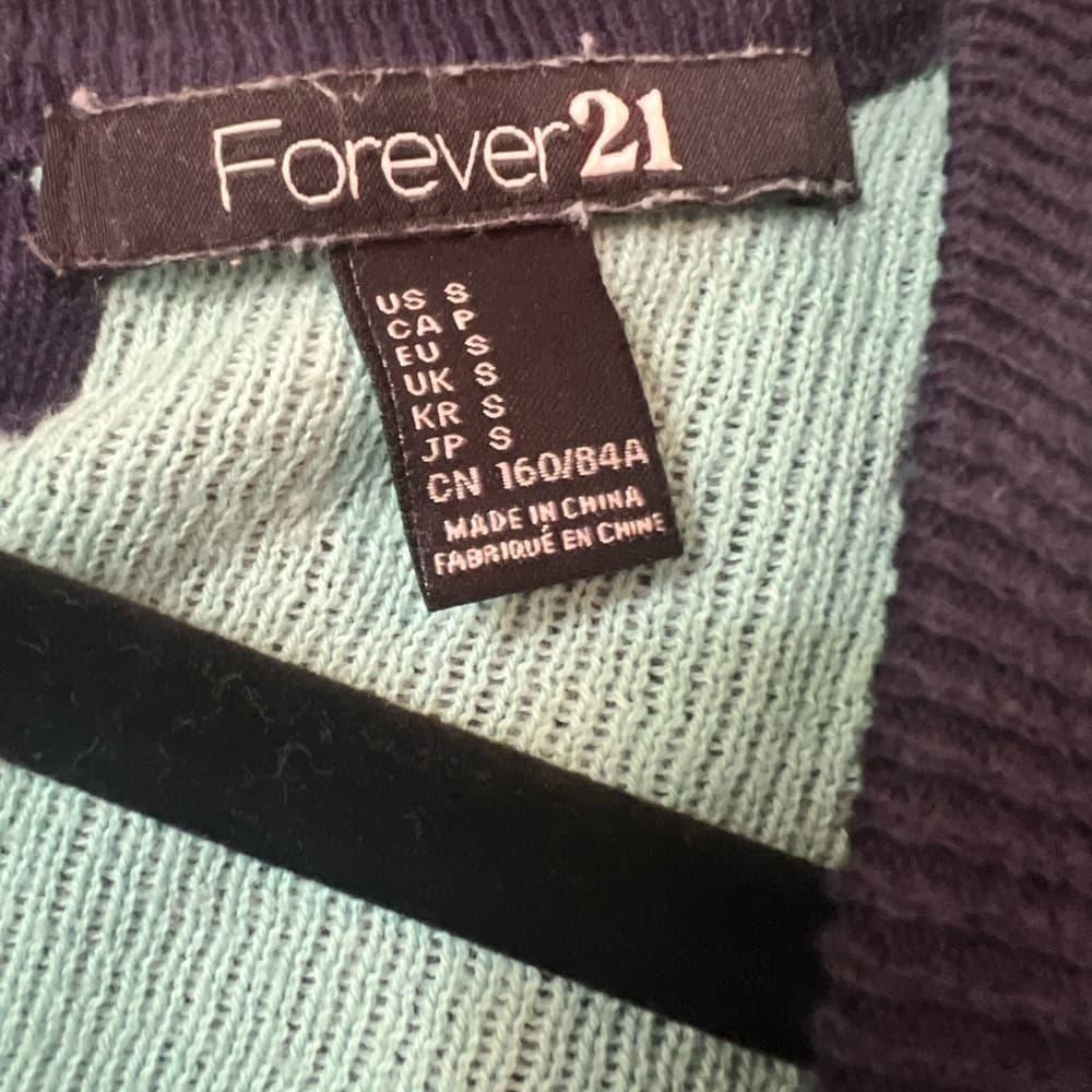Forever 21 cardigan sweater size S - Thumbnail 2
