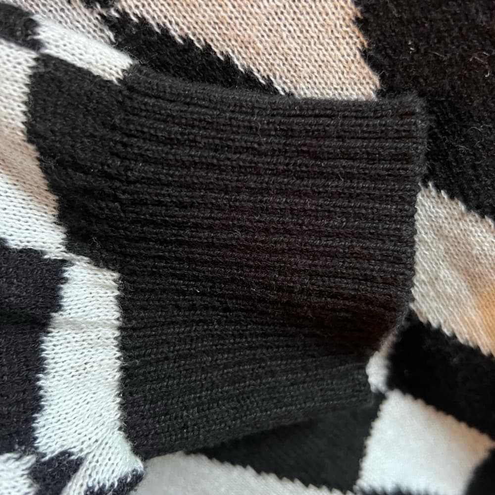 DISNEY Mickey Mouse black/white Argyle Knit Pullover Crewneck Women's Size L - Thumbnail 4