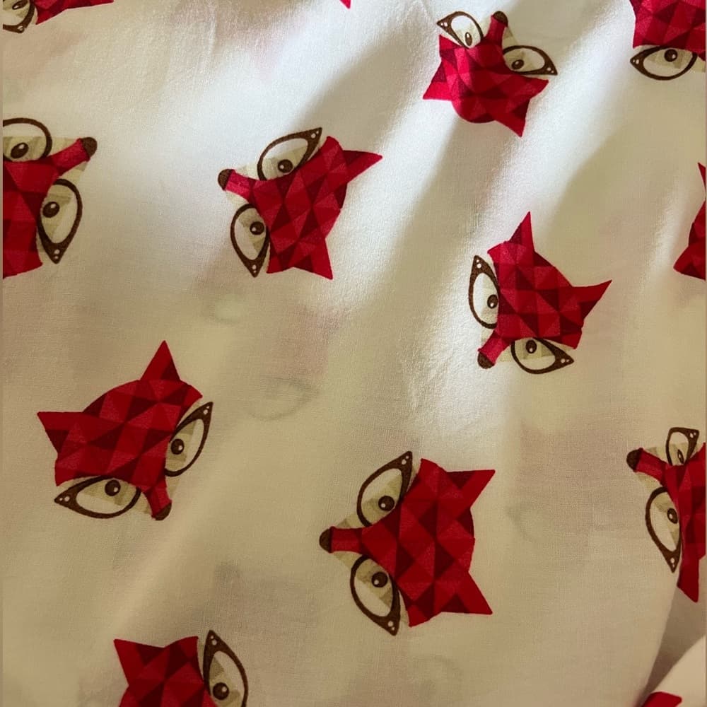 Women's Janice OS fox print vest EUC - Thumbnail 3