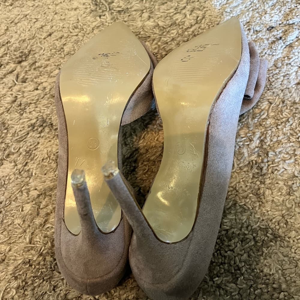 NWOT Big tree suede heels with bow size 39 - Thumbnail 5