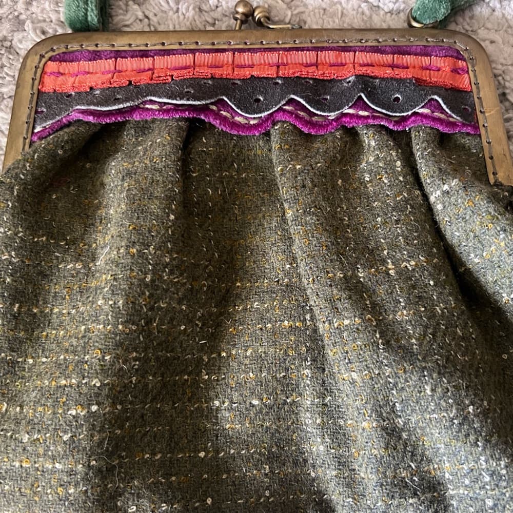 Accessorize Vintage Green Handbag With beads/flowers Kiss Lock Closure - Thumbnail 4