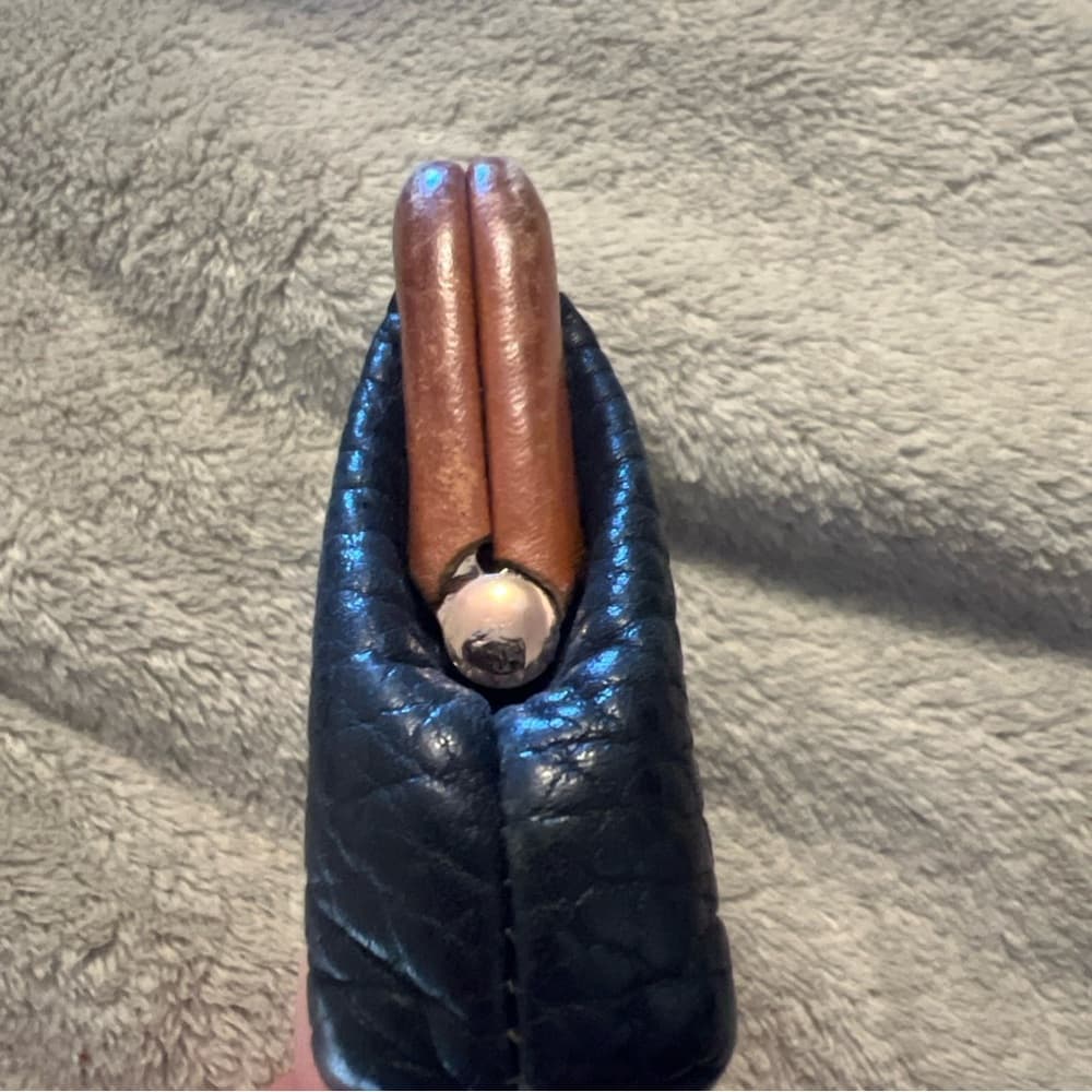 Vintage Dooney and Bourke leather Coin Purse Kiss Lock Closure - Thumbnail 4