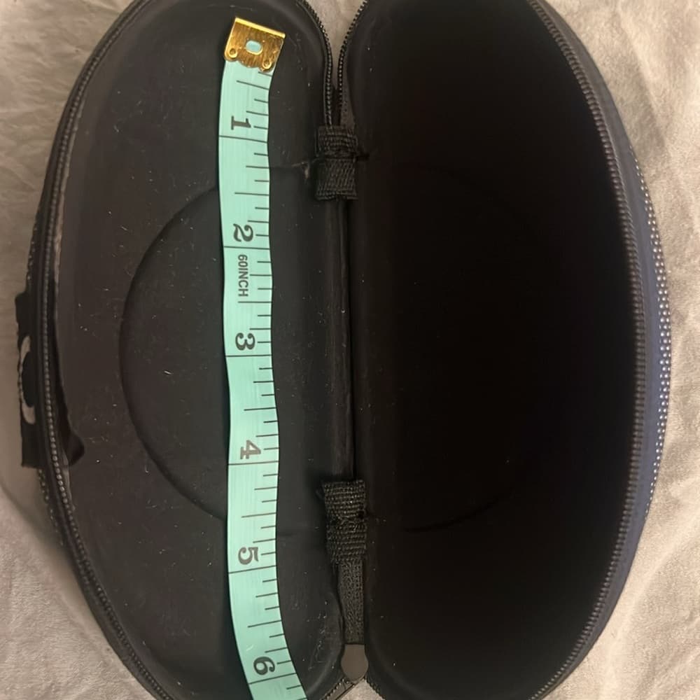 Oakley Sunglasses Case Curved Clamshell Hard Case Zip Closer Grey/Black - Thumbnail 4