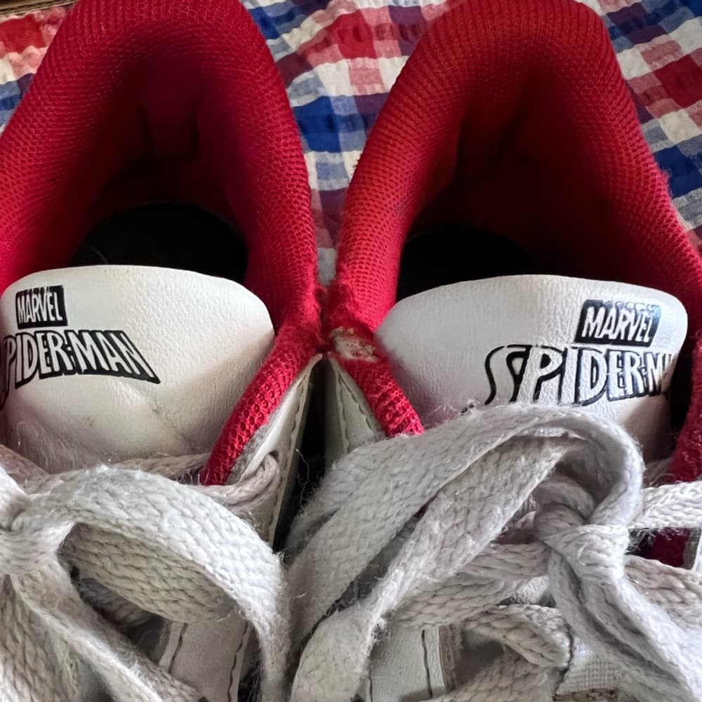 Kids adidas Marvel Spider-Man Tennis Shoe Sneakers Size 4 White Red Black - Thumbnail 5