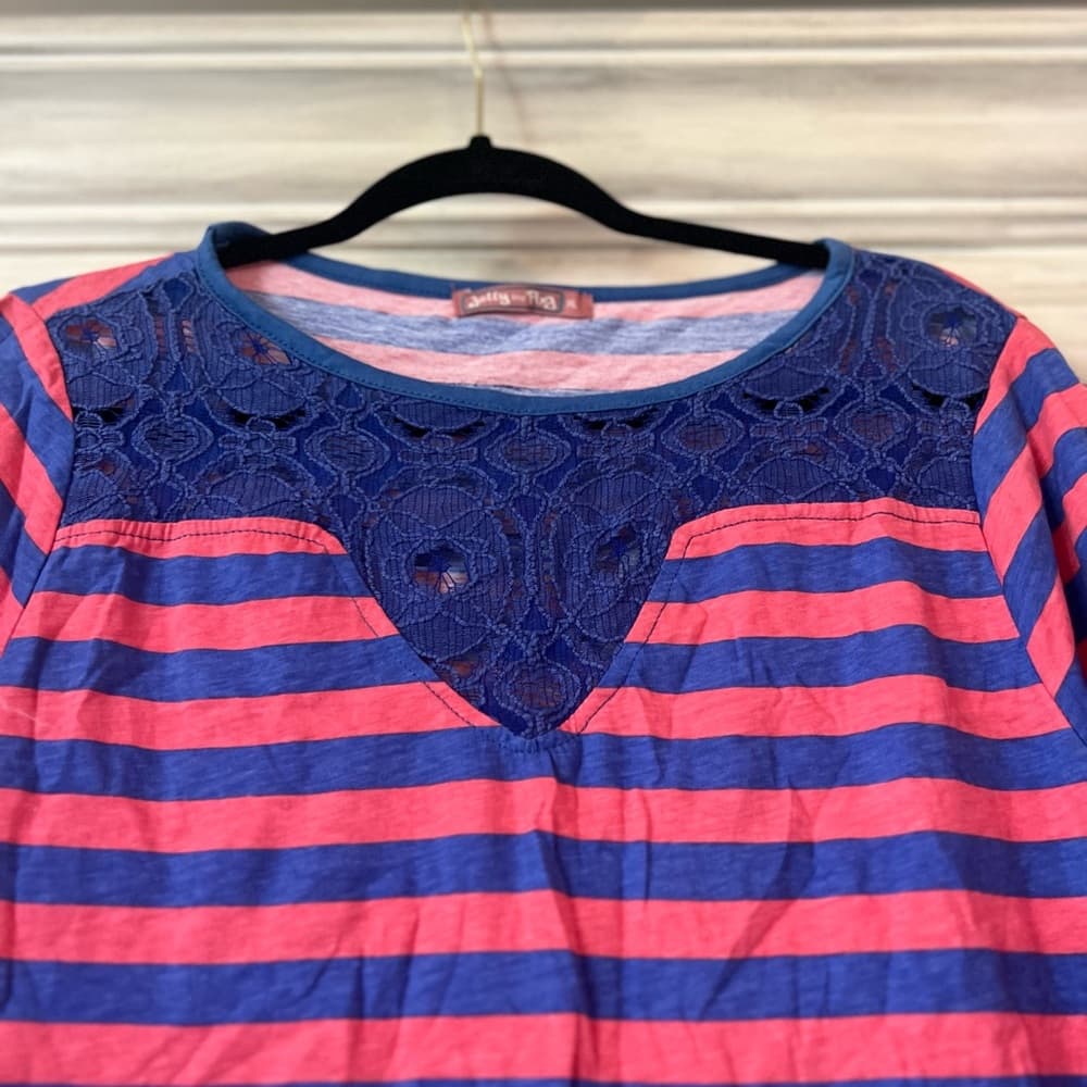 Jelly the Pug girls dress size XL with lace detailing EUC - Thumbnail 3
