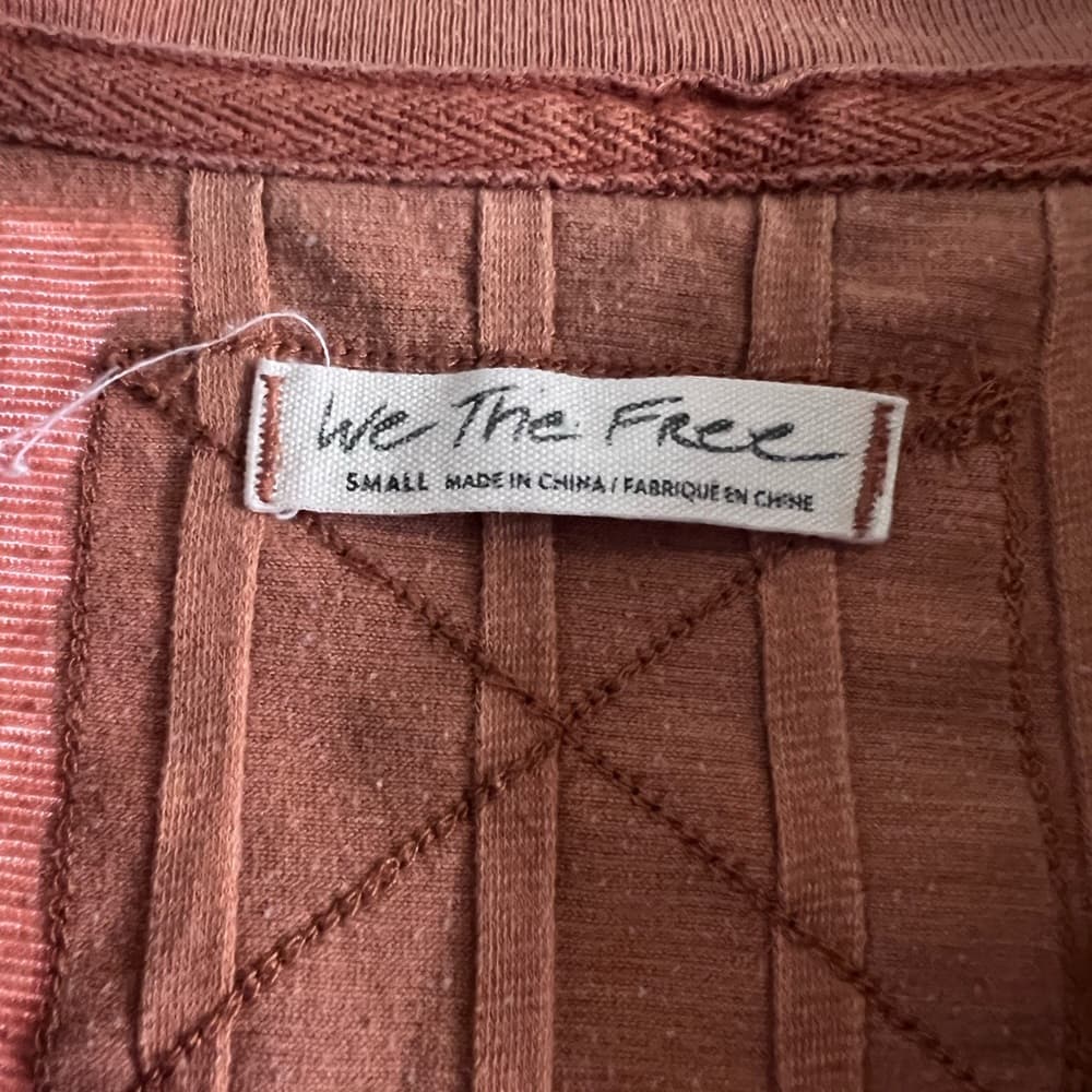 Women’s We The Free top Chunky Buttons Ribbed Sz Small Oversized Dusty Orange - Thumbnail 2