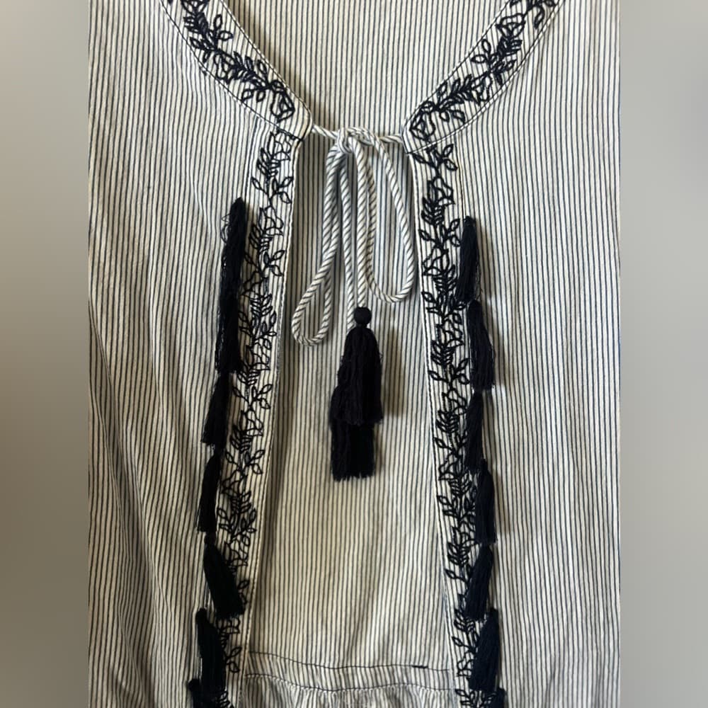 Westport women's blouse with embroidery and tassle detailing size XL - Thumbnail 4