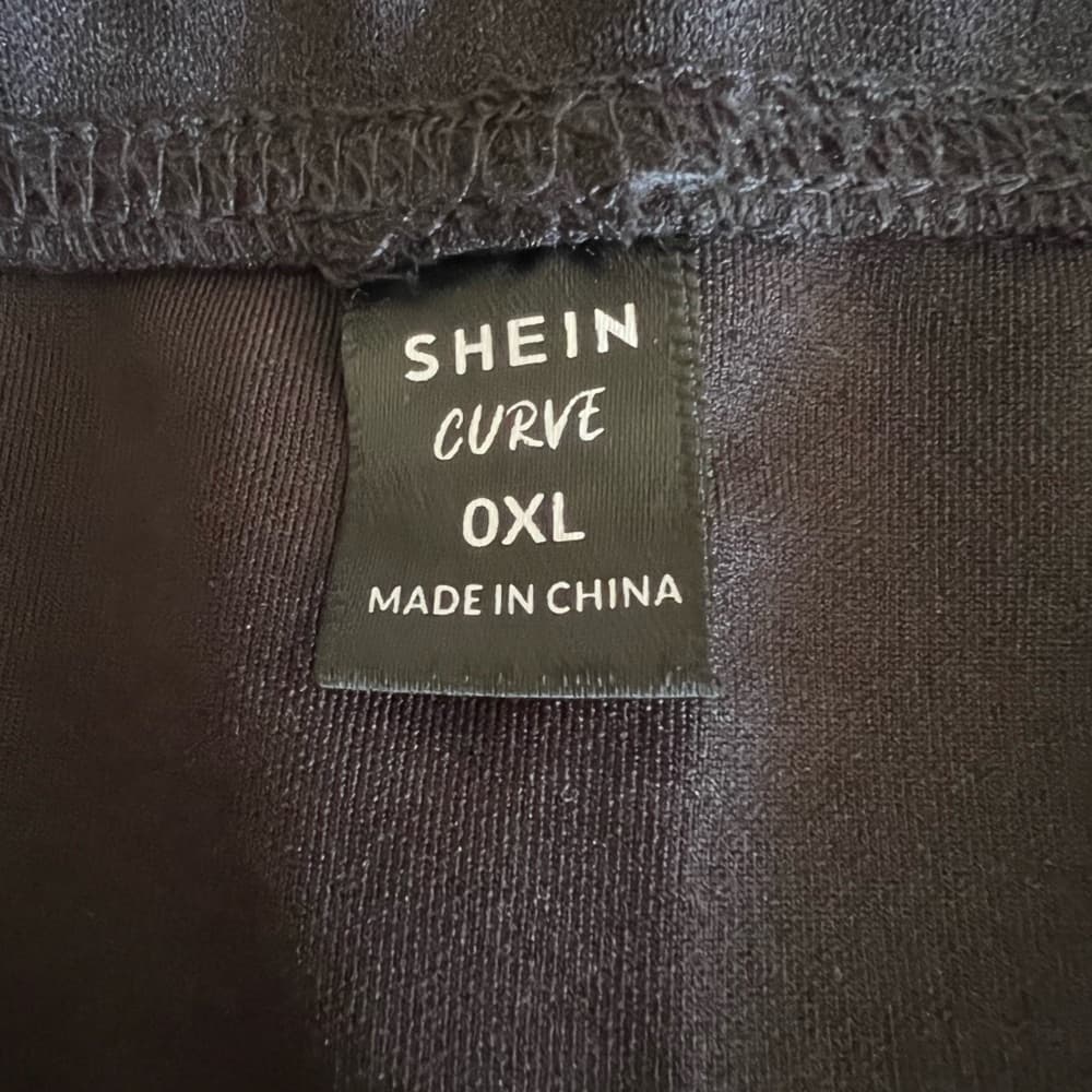 NWOT SHEIN curve black pencil skirt size 0XL - Thumbnail 2