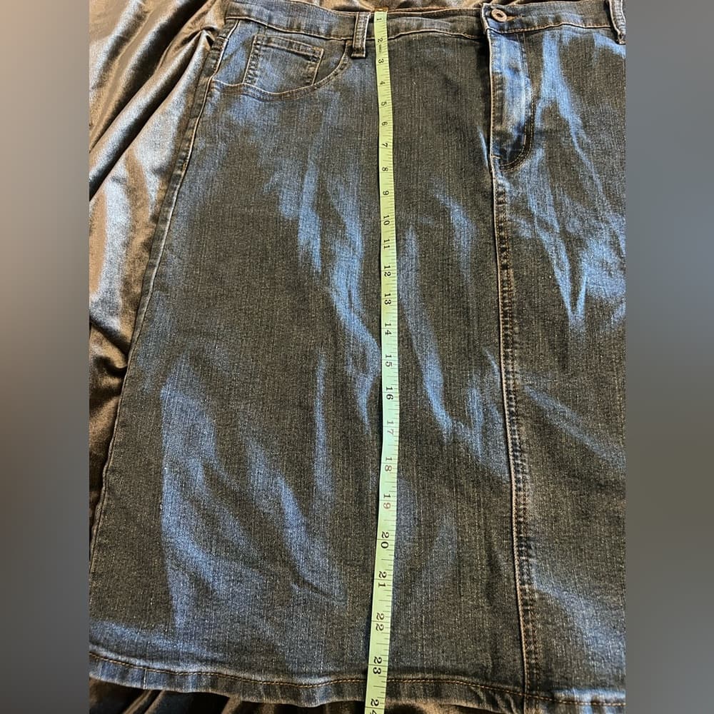 BE-GIRL Classic Blue Denim Skirt Size 3XL Pockets Stretchy - Thumbnail 2