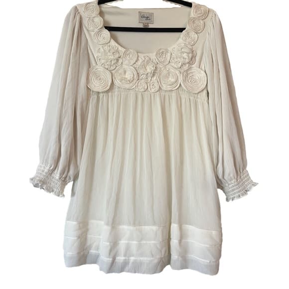 Beige by eci ✨🤍 white blouse size M with flower detail - Thumbnail 8