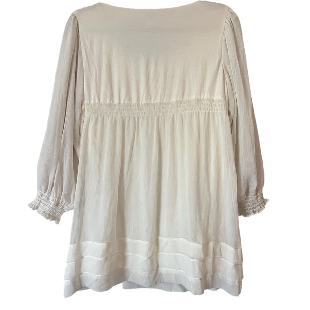 Beige by eci ✨🤍 white blouse size M with flower detail