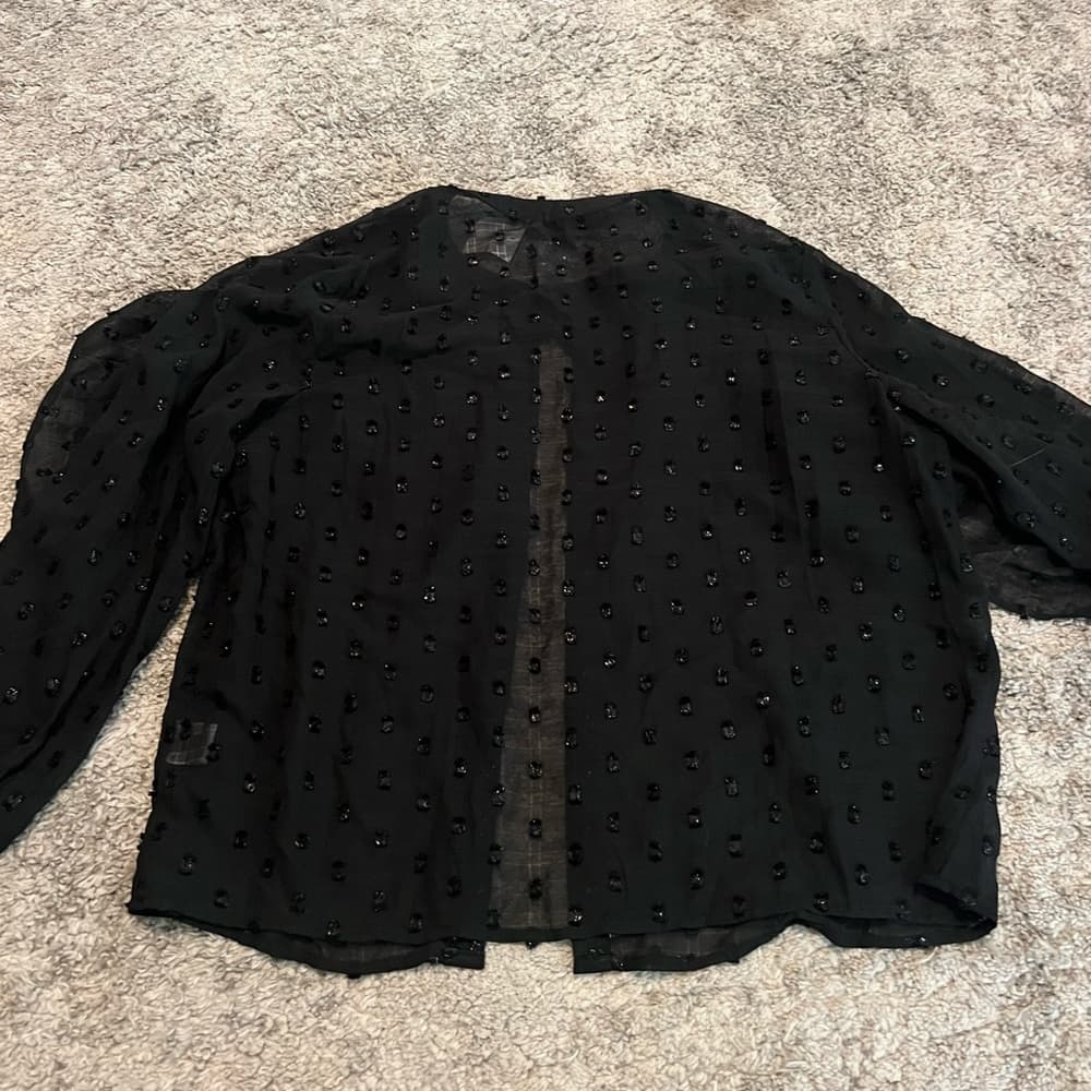 NWT Alice Blue Size XL black dressy blouse with ruffle detail and pearl buttons - Thumbnail 4