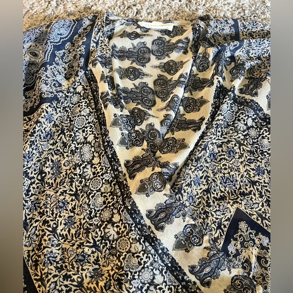 Love Stitch Blue Ivory Faux Wrap Top Size M - Thumbnail 4