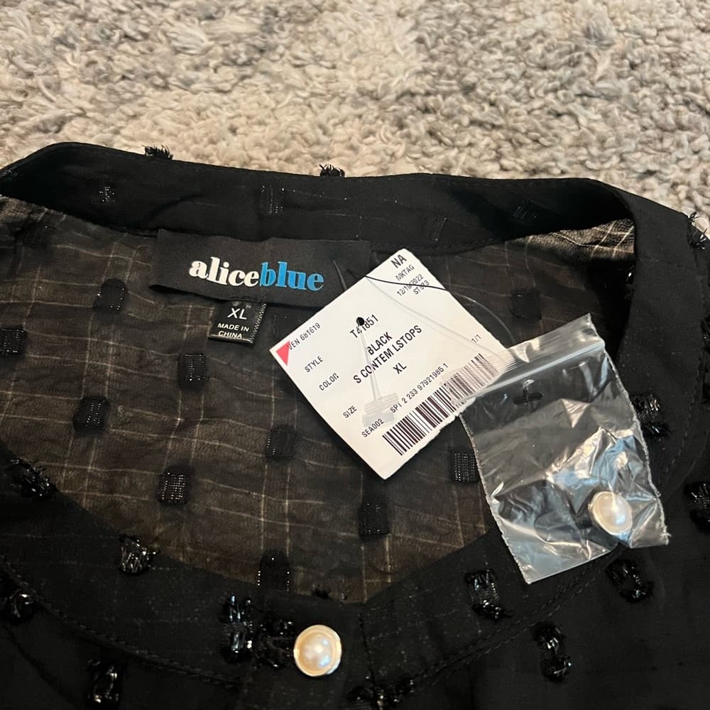 NWT Alice Blue Size XL black dressy blouse with ruffle detail and pearl buttons - Thumbnail 7