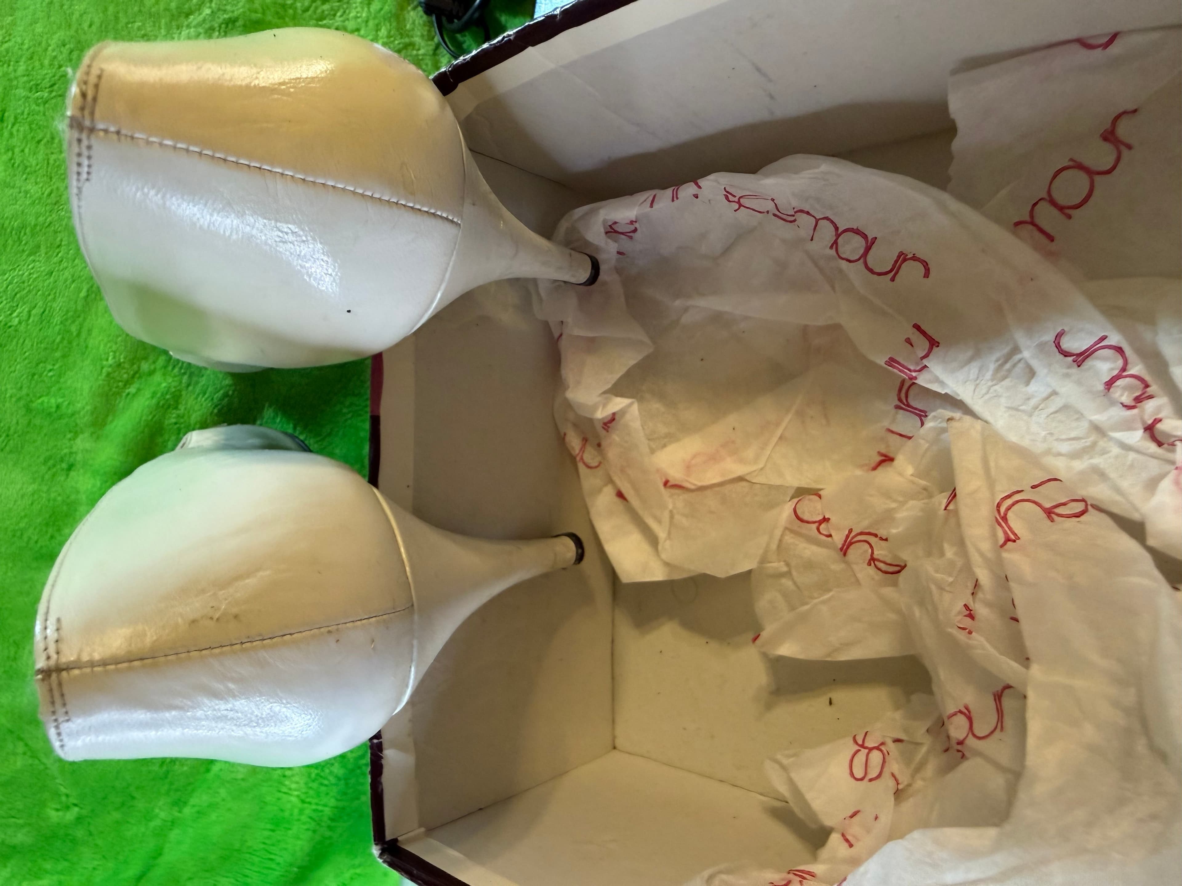 Vtg Stuart Weitzman Mr Seymour Ivory Leather Pumps Sz 9.5N - Thumbnail 7