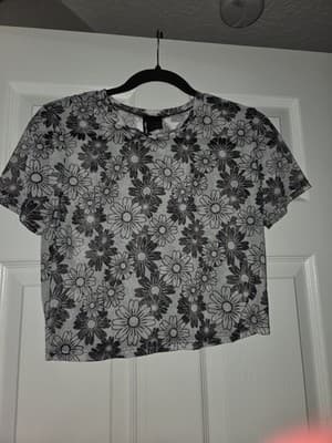 Semi Sweet Size Large Shear Blouse Top Short Sleeve Black White Geometric Print - Thumbnail 4