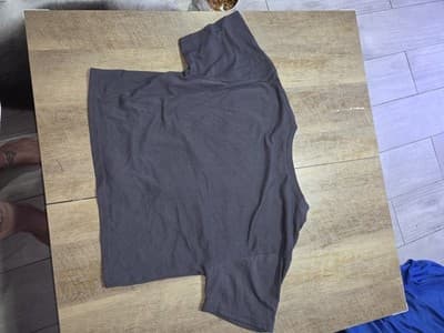 Rue21 Women's Short Sleeve Size Medium Top Grey With Chain Neckline - Thumbnail 3