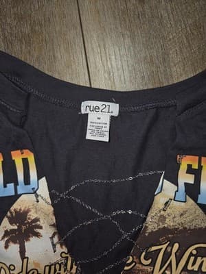 Rue21 Women's Short Sleeve Size Medium Top Grey With Chain Neckline - Thumbnail 2
