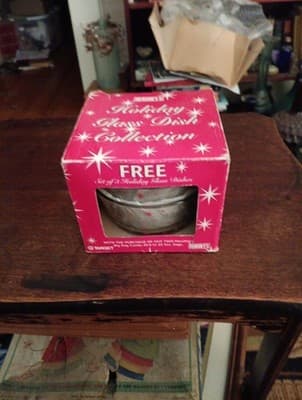 Hershey's Holiday Glass Dish Collection 3 candy bowls Retro 2004