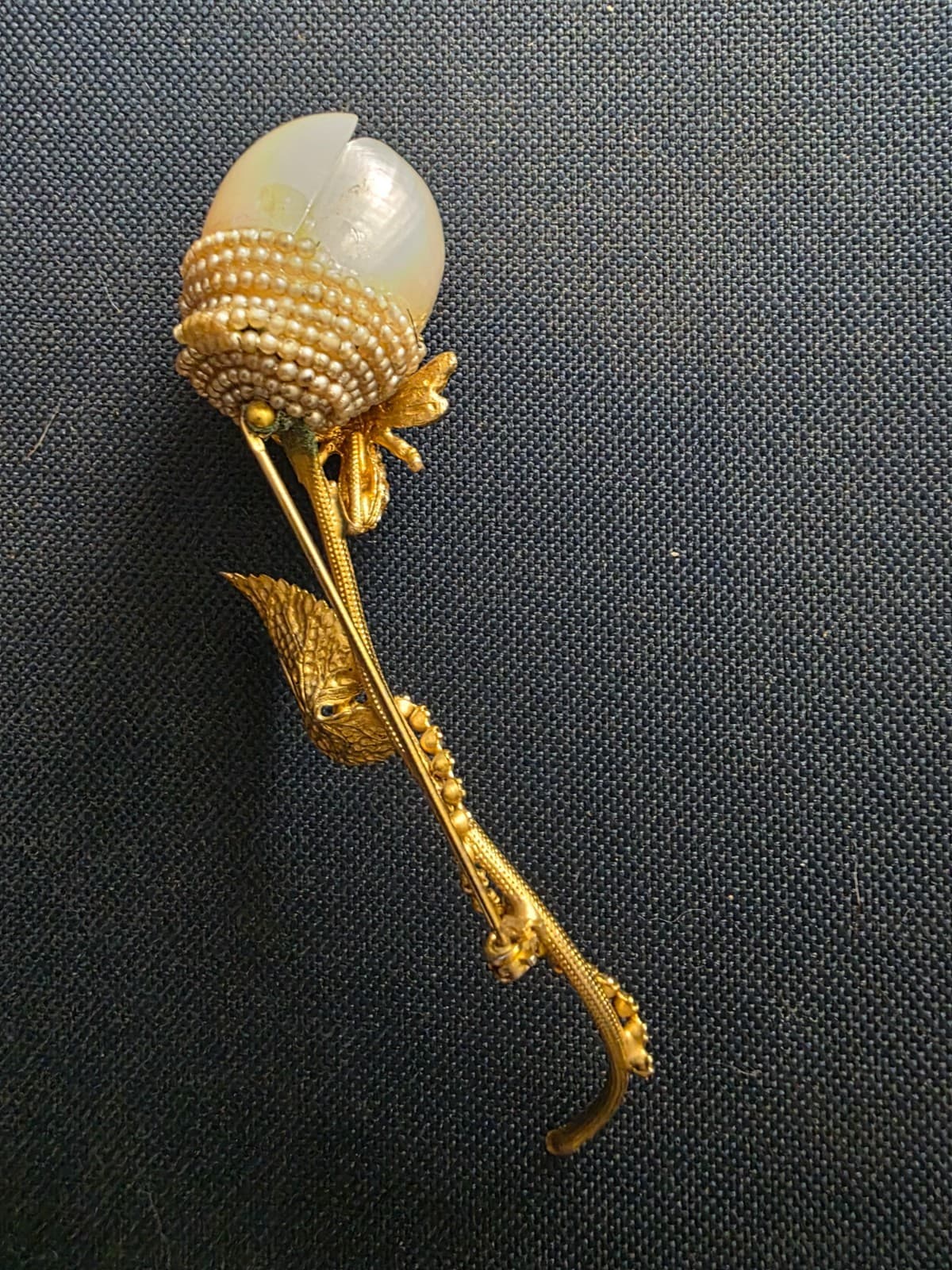 Hattie Carnegie Vintage Signed Floral Bee Brooch Gold Tone Rhinestone Pearl Pin - Thumbnail 3