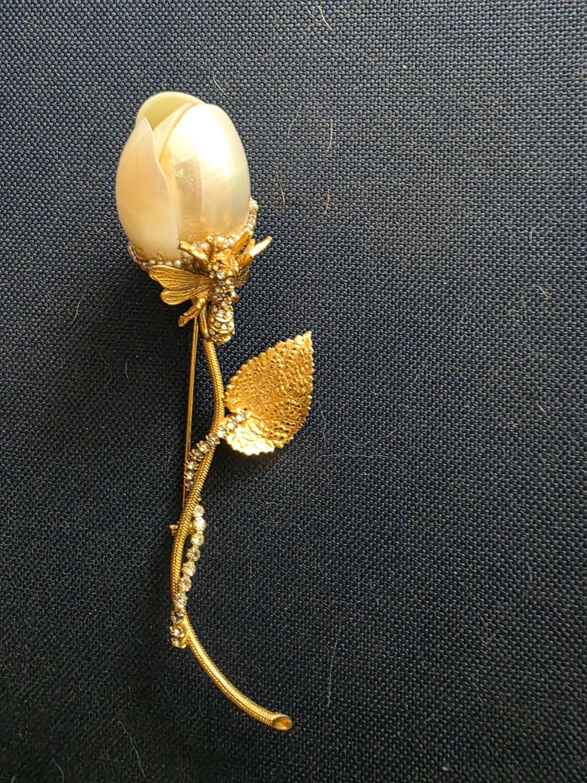Hattie Carnegie Vintage Signed Floral Bee Brooch Gold Tone Rhinestone Pearl Pin