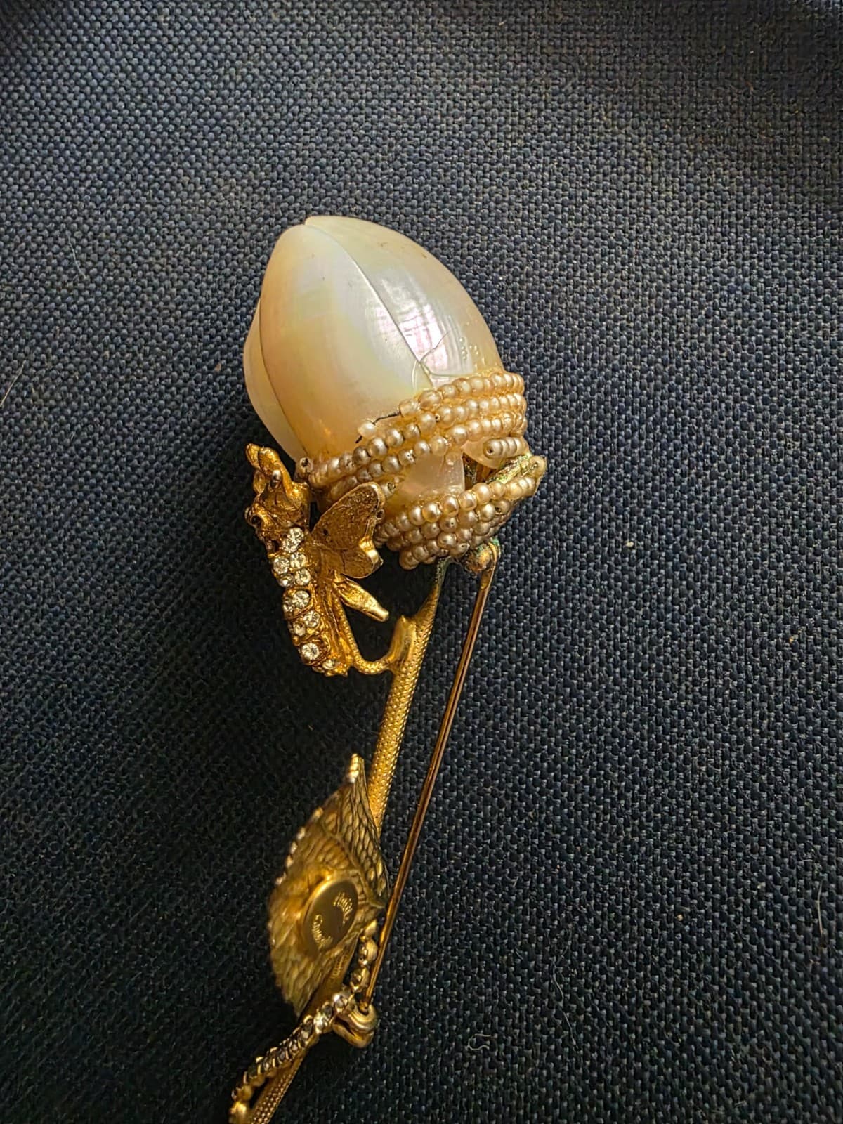 Hattie Carnegie Vintage Signed Floral Bee Brooch Gold Tone Rhinestone Pearl Pin - Thumbnail 10