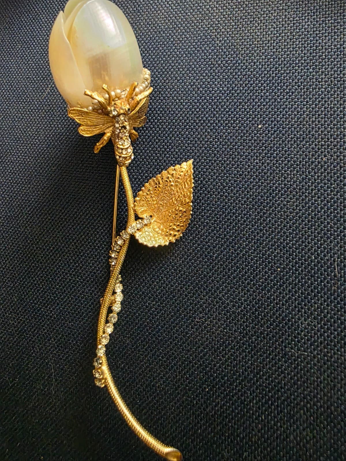 Hattie Carnegie Vintage Signed Floral Bee Brooch Gold Tone Rhinestone Pearl Pin - Thumbnail 11