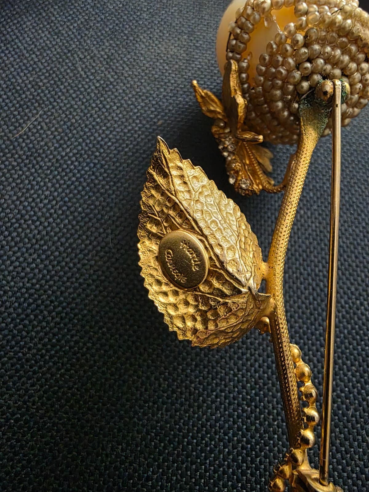 Hattie Carnegie Vintage Signed Floral Bee Brooch Gold Tone Rhinestone Pearl Pin - Thumbnail 8