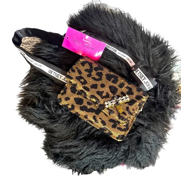 Cheetah print Betsey Johnson pouch with a strap - Thumbnail 3