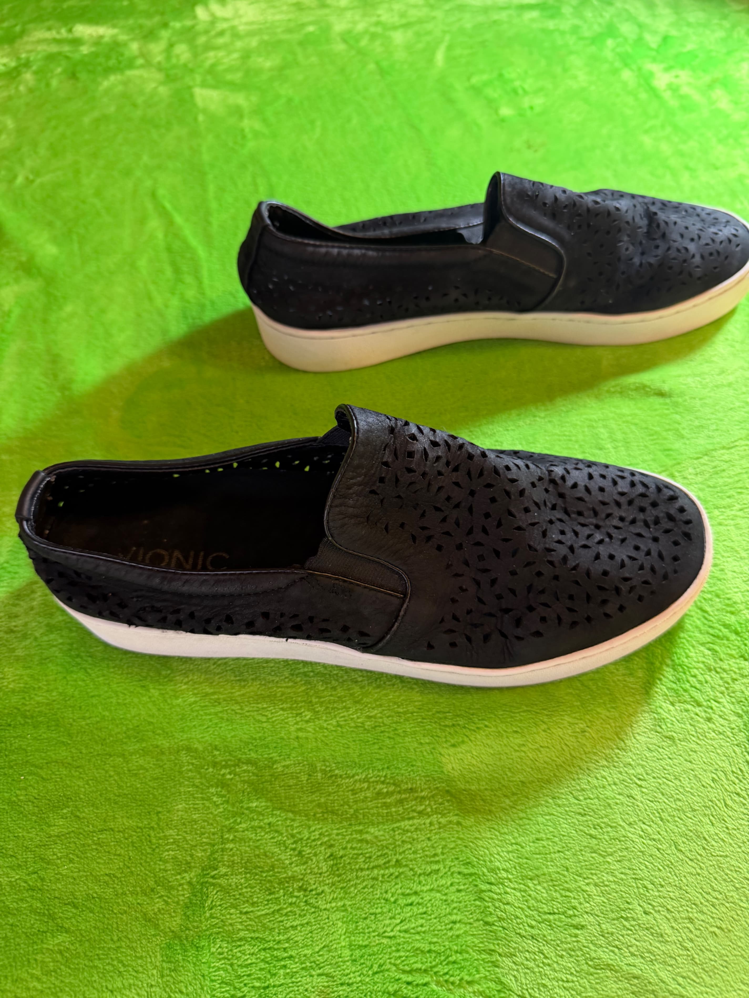 Vionic Splendid Midi Perf Black Slip-On Sneaker Womens Sz 9.5N - Thumbnail 4