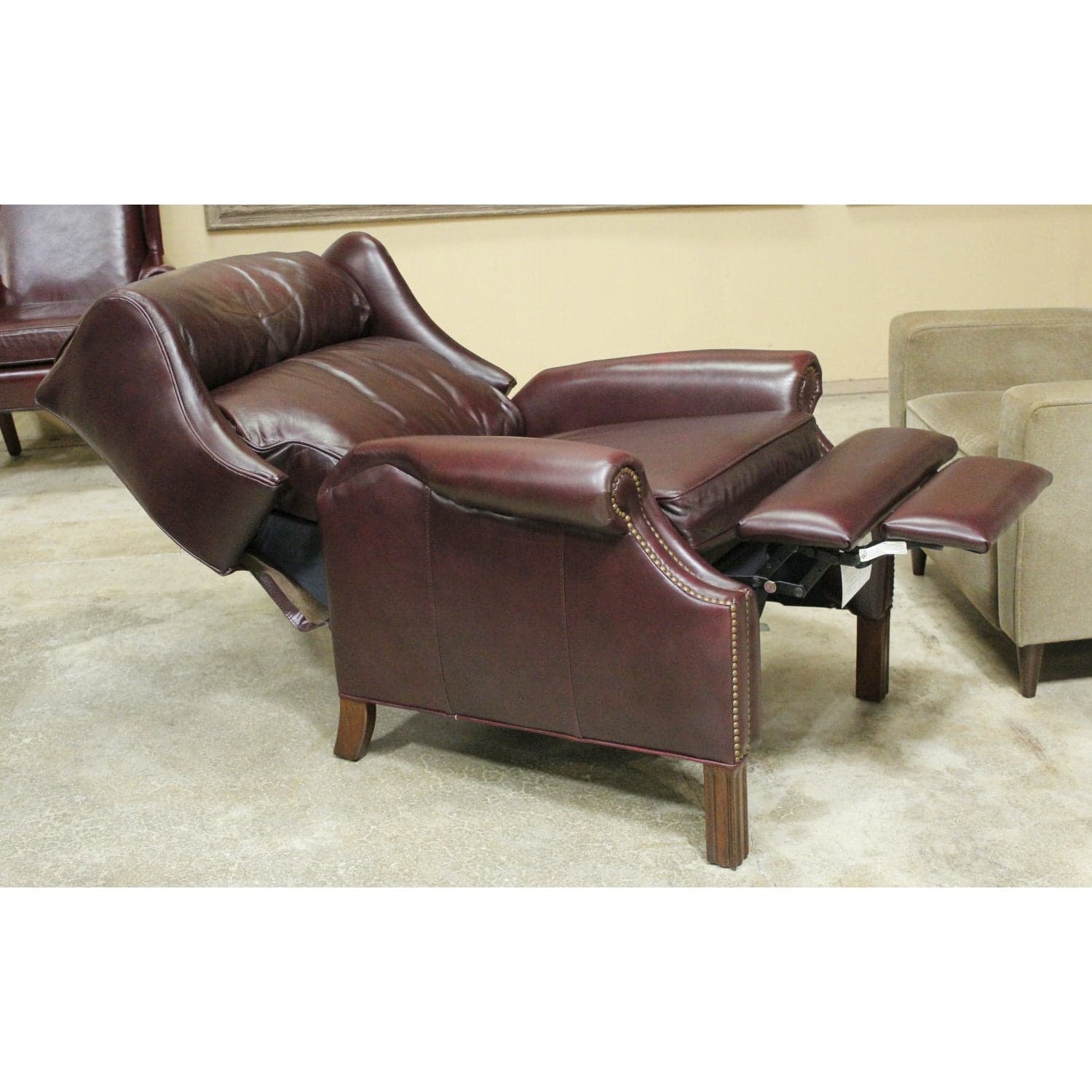 Hooker Furniture 'Seven Seas' Cordovan Leather Wingback Recliner - Cordovan - Thumbnail 2