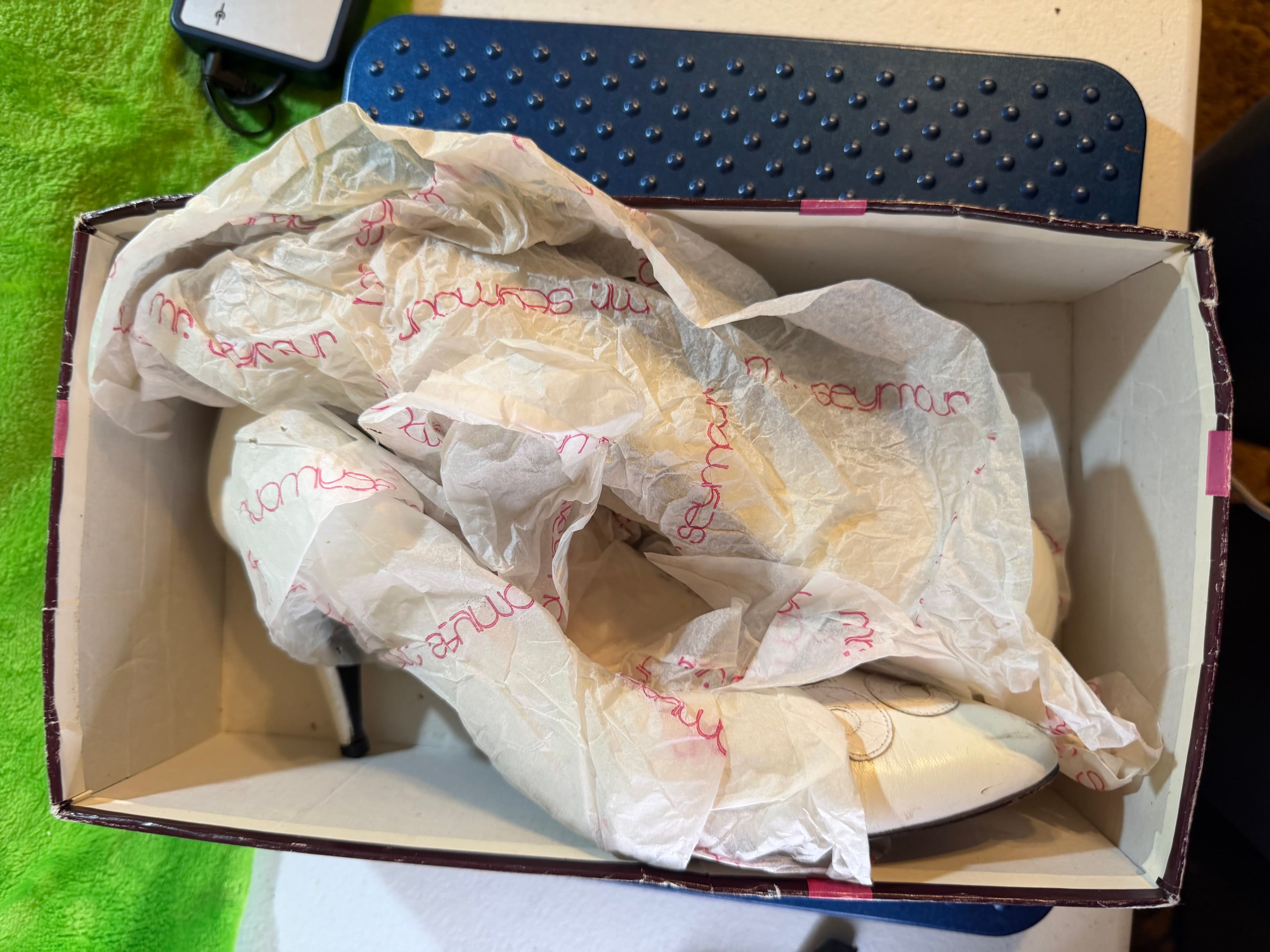 Vtg Stuart Weitzman Mr Seymour Ivory Embroidered Pump w/Box 9.5N - Thumbnail 9