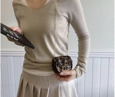 Leopard Crossbody Bag – Chic, Hands Free, Everyday Essential - Thumbnail 2