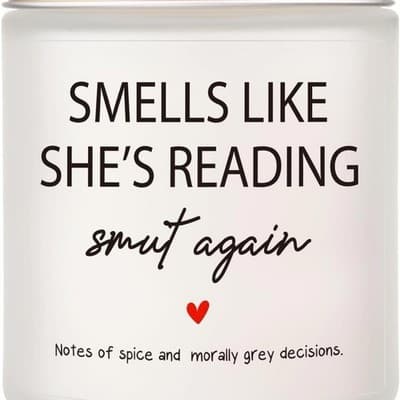 Smells Like She’s Reading Smut Again Candle – 9oz - Thumbnail 2