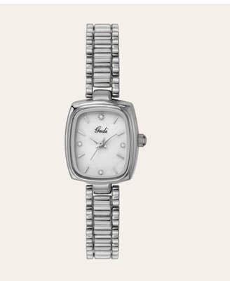 Silver Watch | Elegant Minimal Style | Everyday Confidence