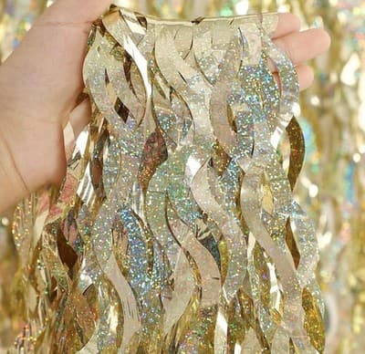 Shimmering Wavy Tinsel Backdrop - Thumbnail 9