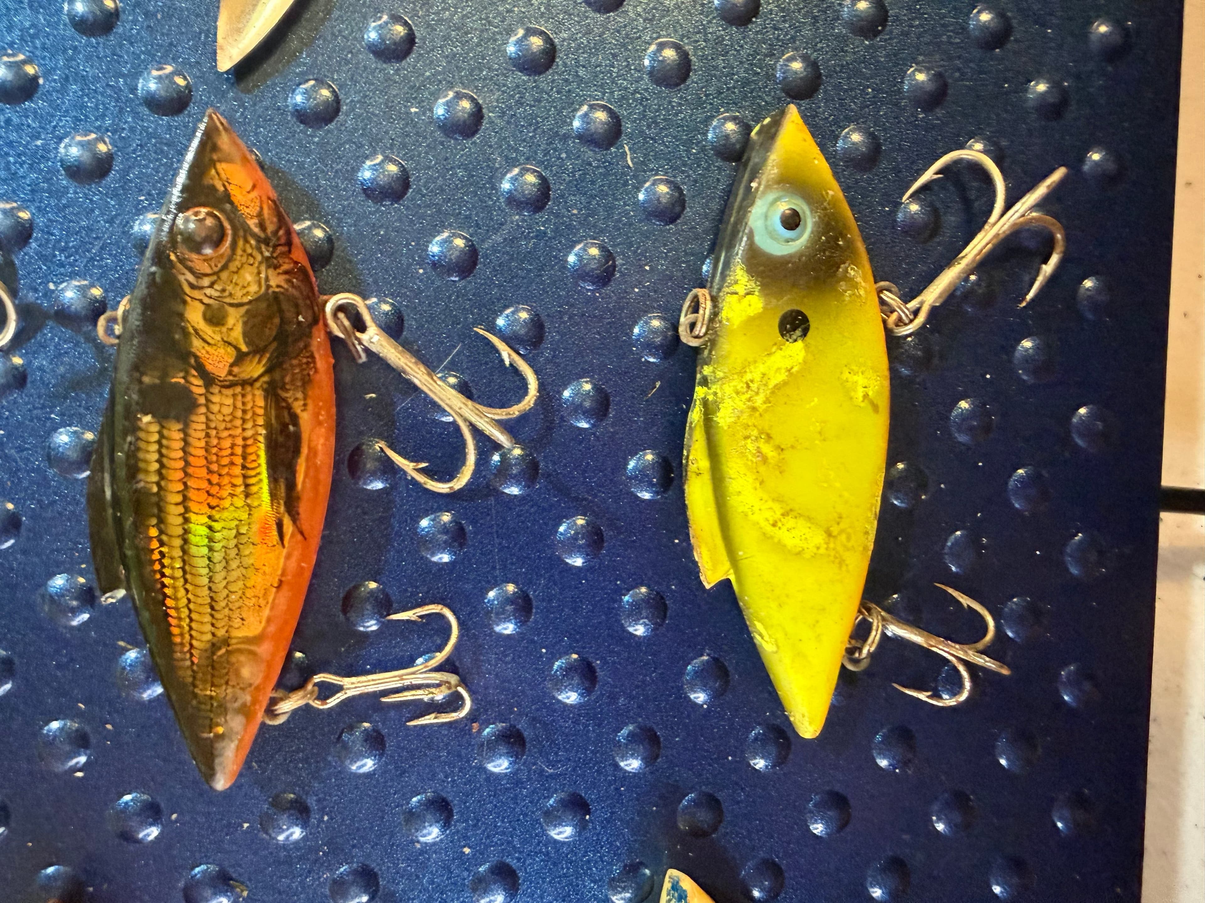 Lot of 11 Used Bill Lewis Rat-L-Trap Lipless Crankbaits Mixed Colors - Thumbnail 6