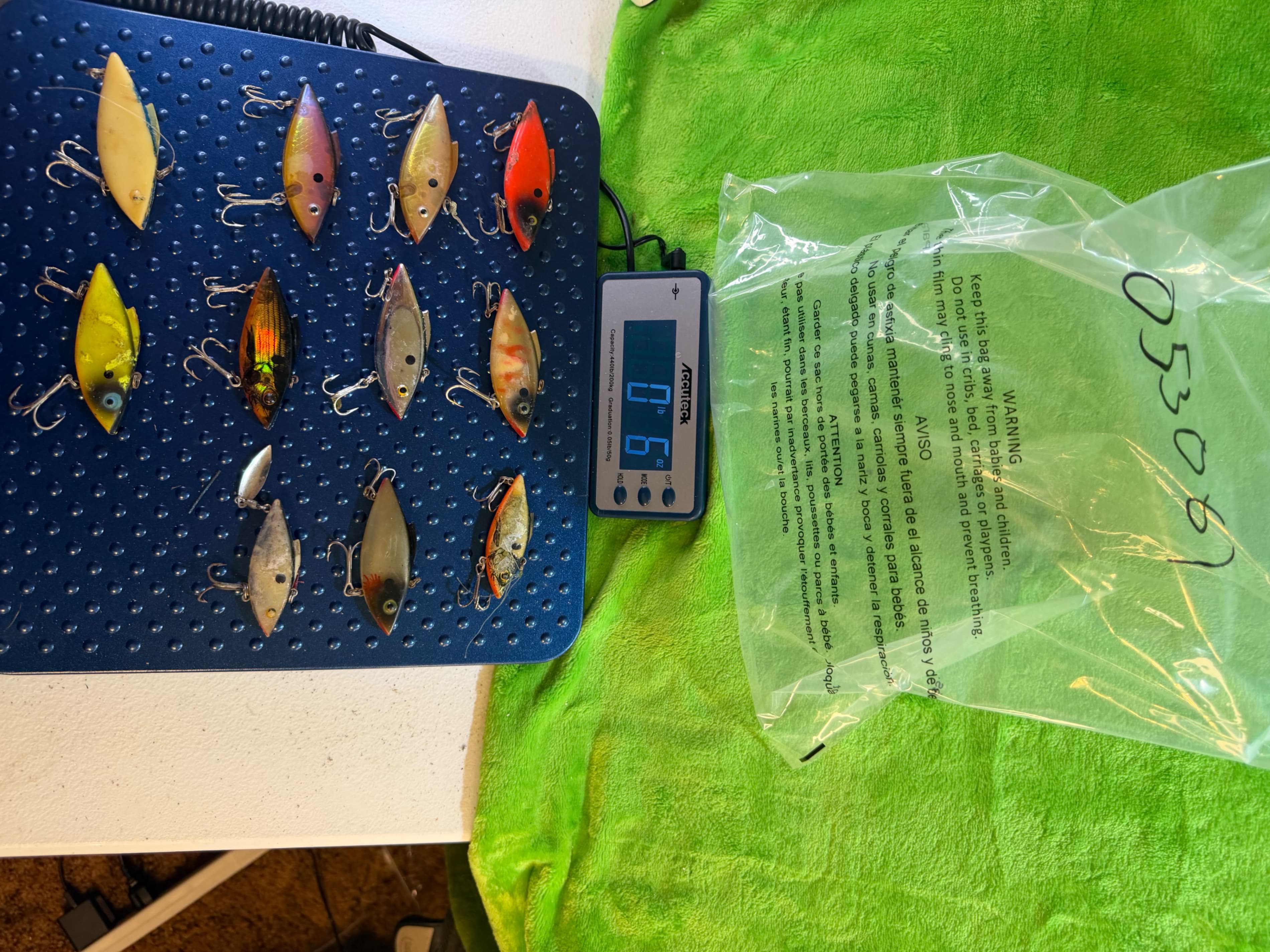 Lot of 11 Used Bill Lewis Rat-L-Trap Lipless Crankbaits Mixed Colors - Thumbnail 8