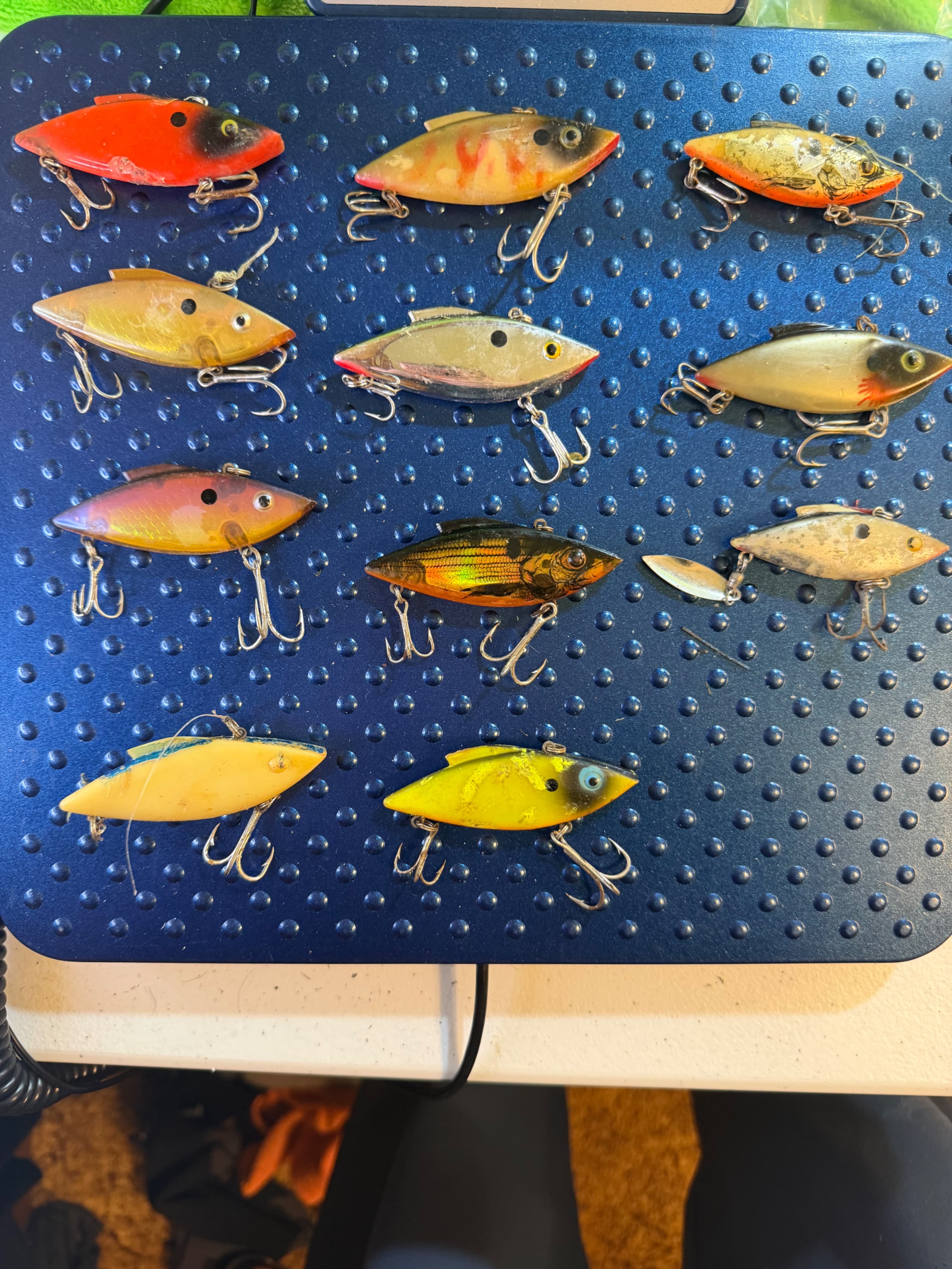 Lot of 11 Used Bill Lewis Rat-L-Trap Lipless Crankbaits Mixed Colors