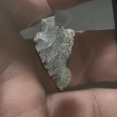 Stone Arrowhead Display Piece – Mexico Origin – Unauthenticated - Thumbnail 4