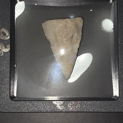 Hand Knapped Stone Arrowhead – Mexico – Unauthenticated Display Artifact - Thumbnail 4