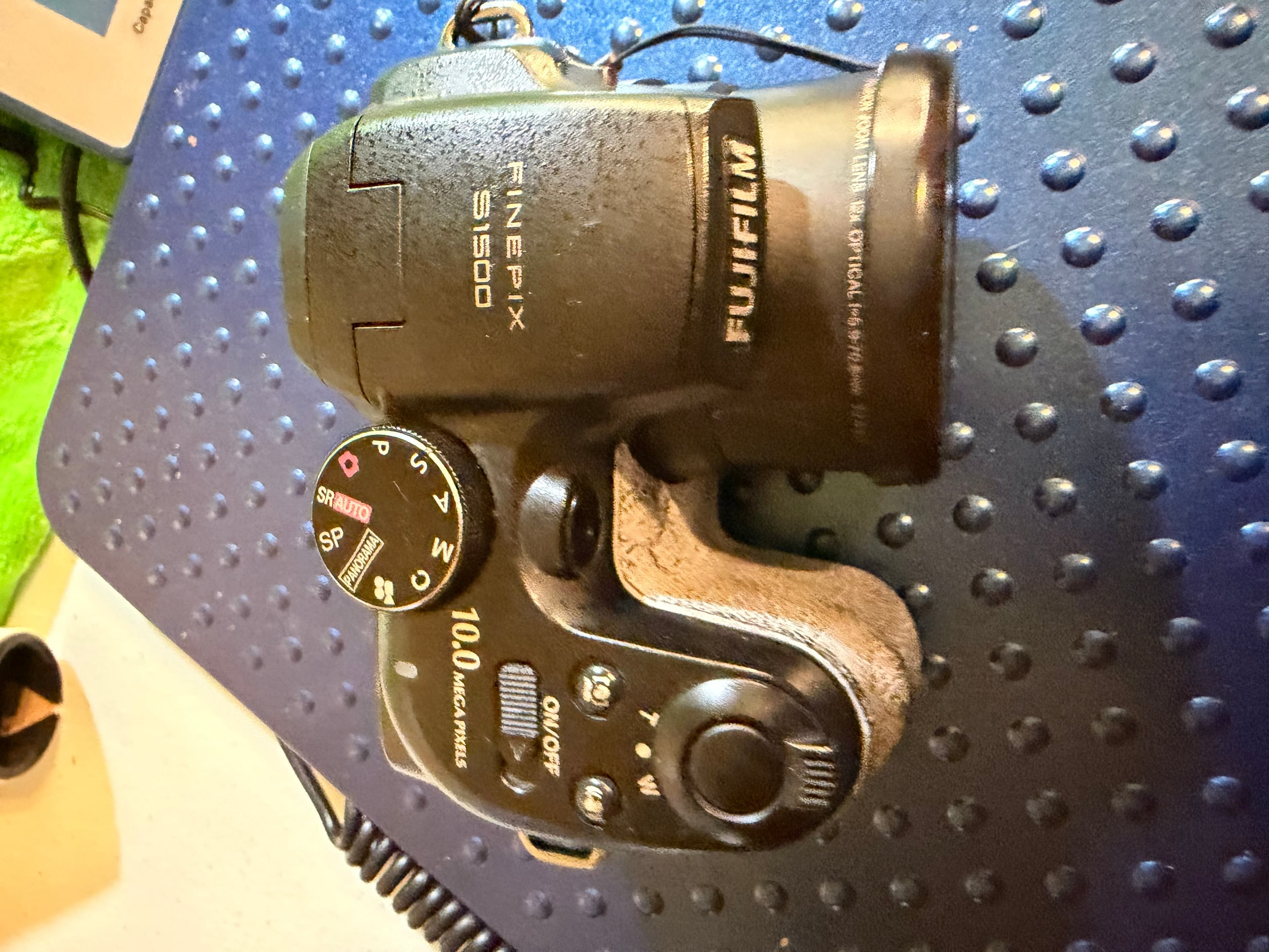 Fujifilm FinePix S1500 10MP 12x Zoom Digital Camera - Parts/Repair - Thumbnail 2